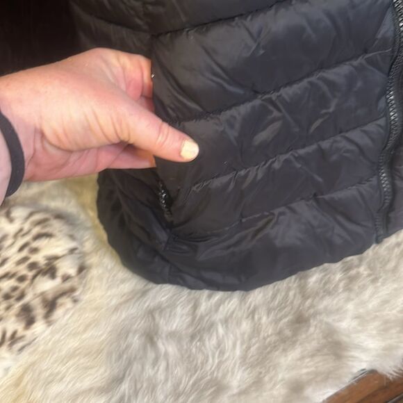 MT Mountaineering puffer vest XL (3925) - Picture 2 of 7